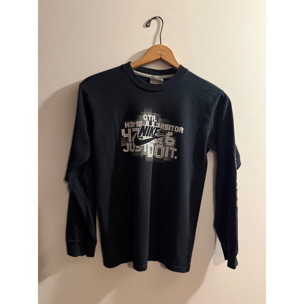 Nike Athletics Kids Black Long Sleeve Scoreboard Graphic T-Shirt Size L 14-16
